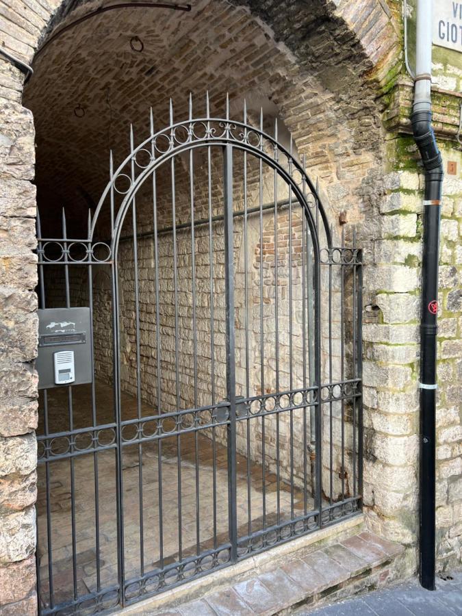 Appartamenti Sole Alle Torri Assisi Exterior foto